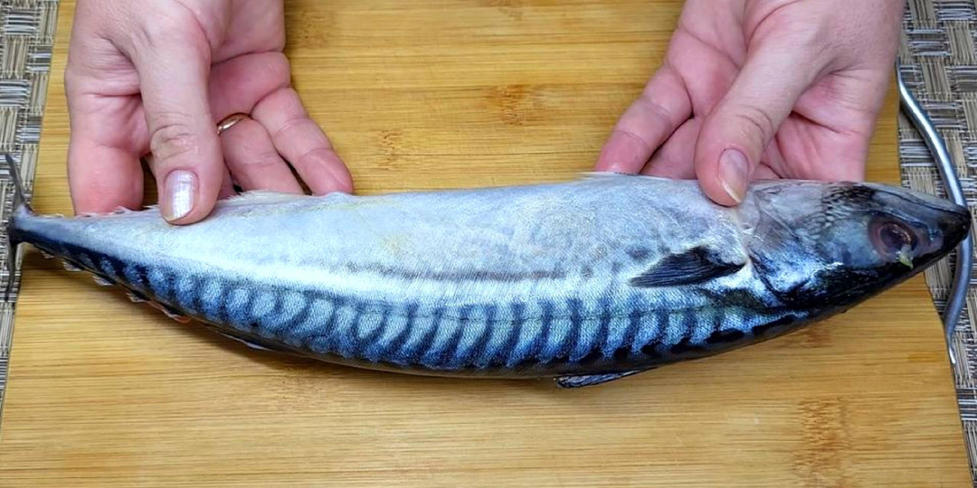 Подсели на скумбрию по этому рецепту. Вкуснее красной рыбы! Супер ужин для всей семьи. Просто, вкусно и недорого.