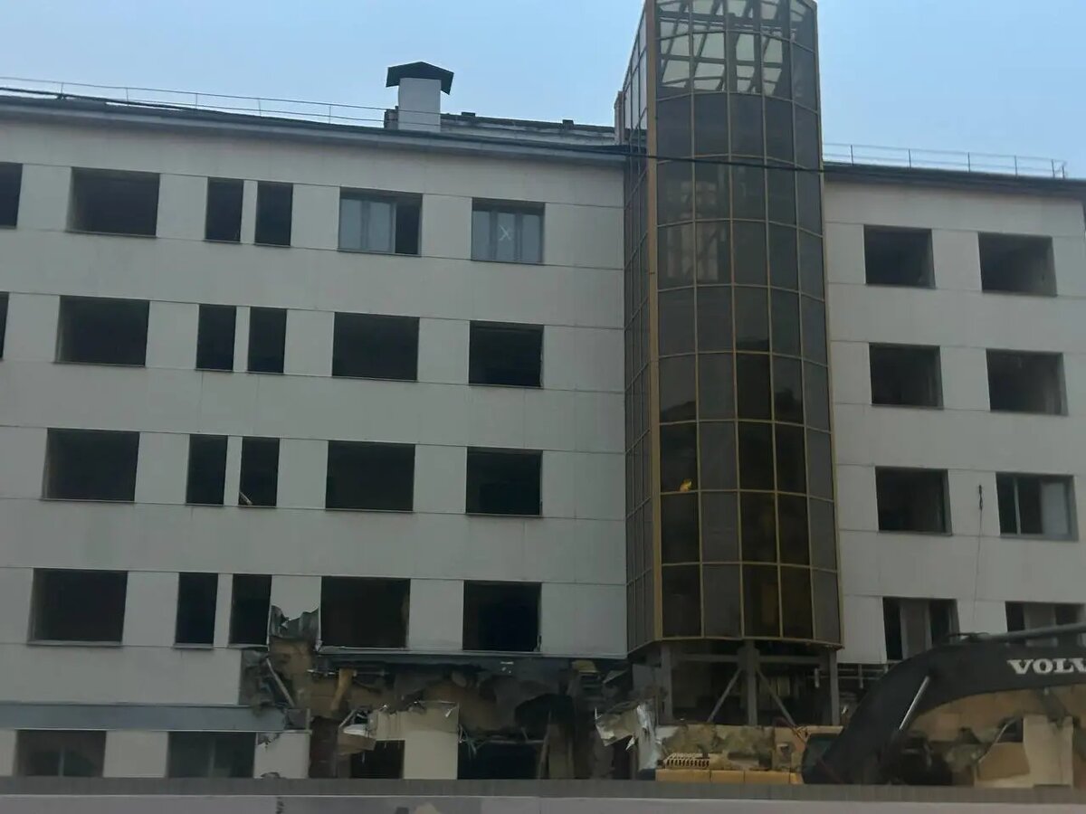    Снос отеля Andersen на улице Чапыгина, 4. Фото: Мойка78