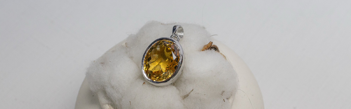 Серебряный кулон с цитрином