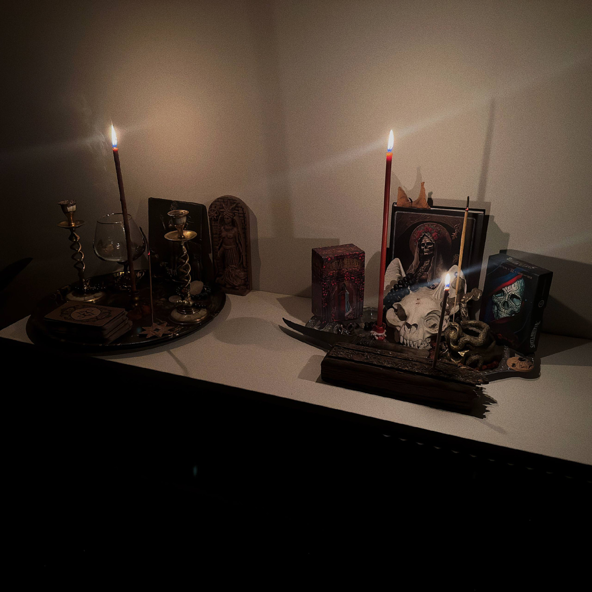 Алтарь Иштар и Святой Матери Смерти.