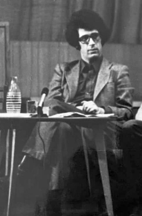 Лев Новоженов в 14 лет пошел на завод учеником слесаря.