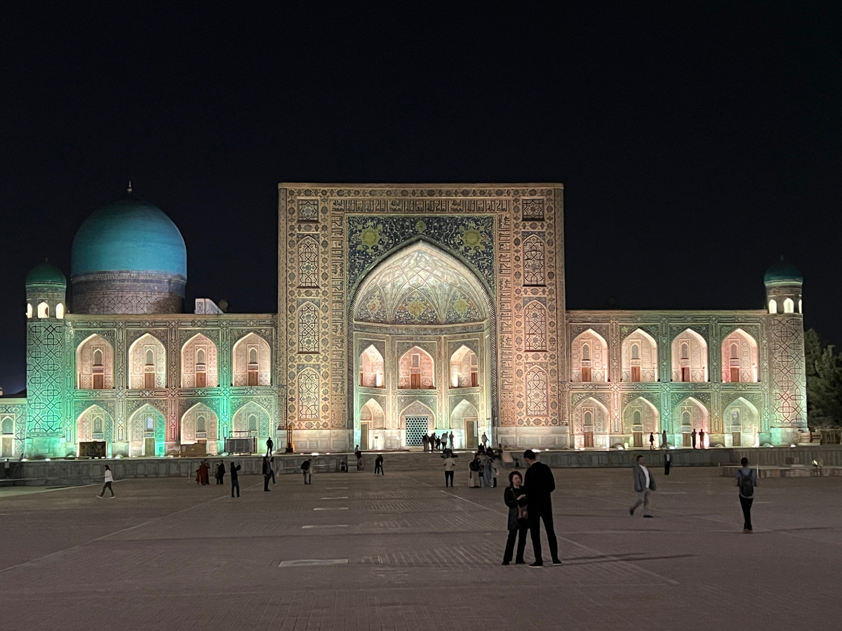 Медресе Тиля-Кори, Регистан, Самарканд. Фото автора 