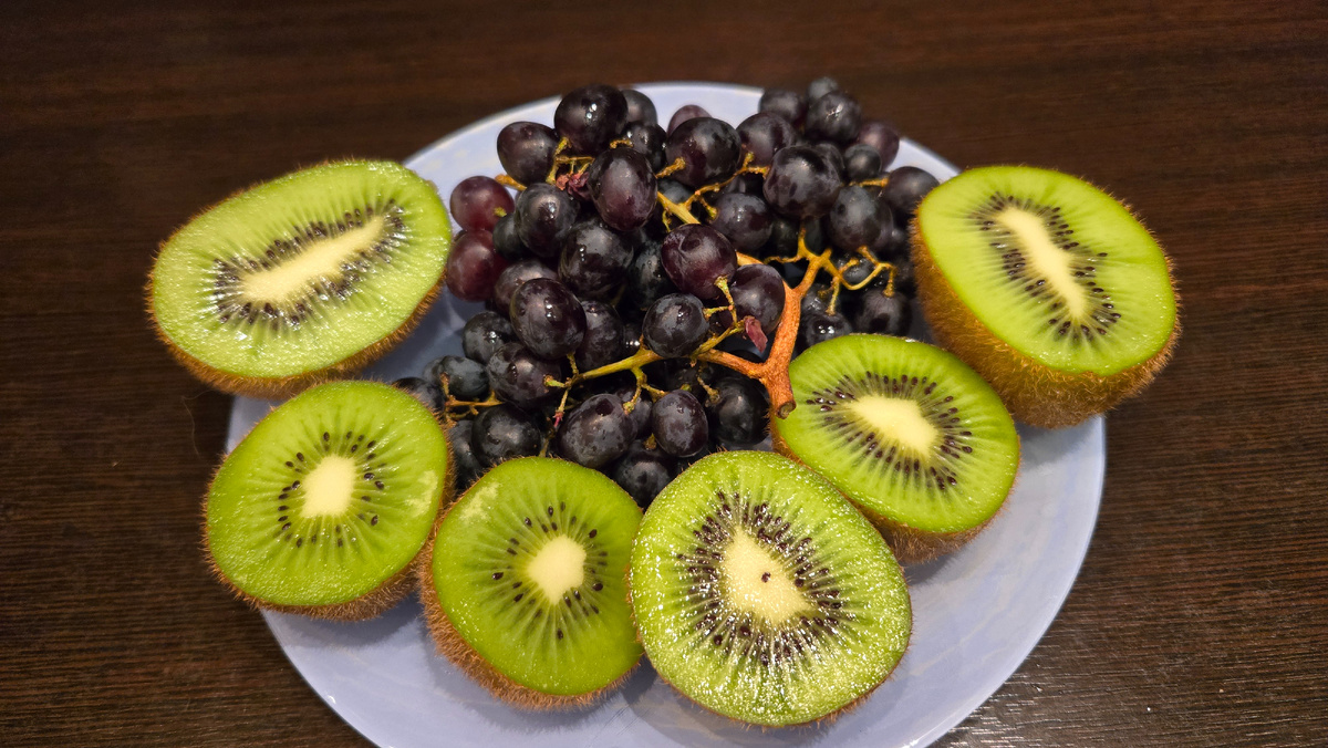 Доставка Озон Fresh. Киш-миш и киви