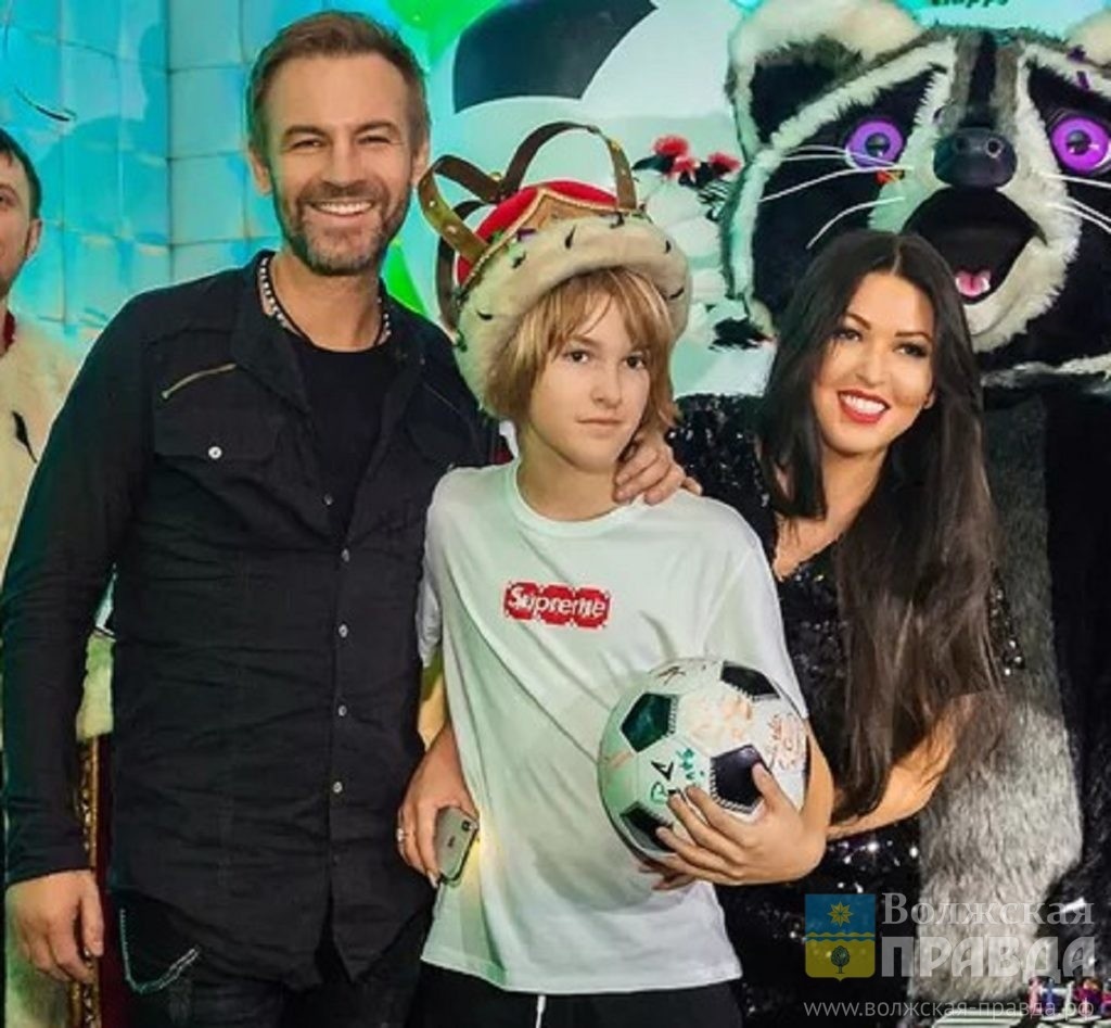 Фото с ВК-страницы Ирины Дубцовой📷    Мой бородатый малыш: сын волгоградских звёзд Ирины Дубцовой и Романа Черницына взял фамилию мамы и запел
