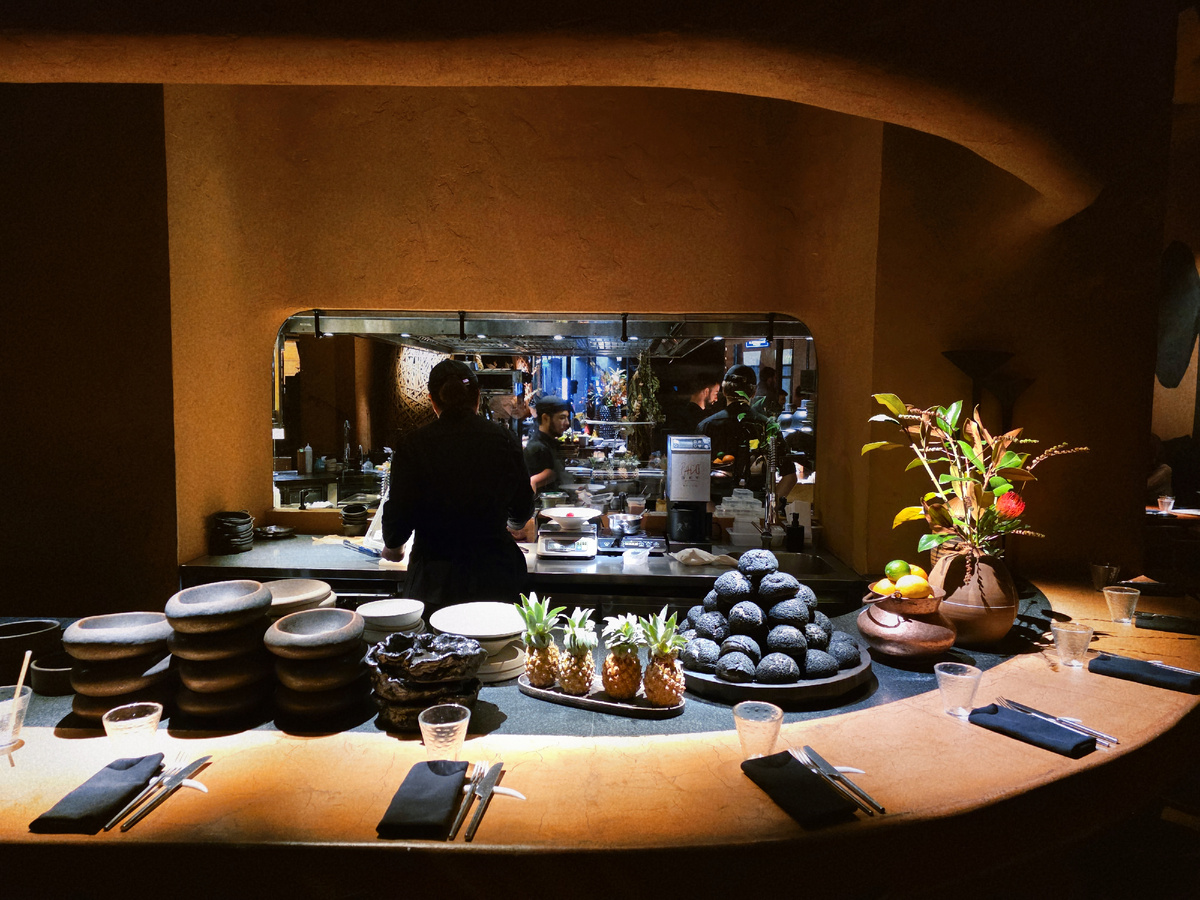 Можно наблюдать за приготовлением блюд