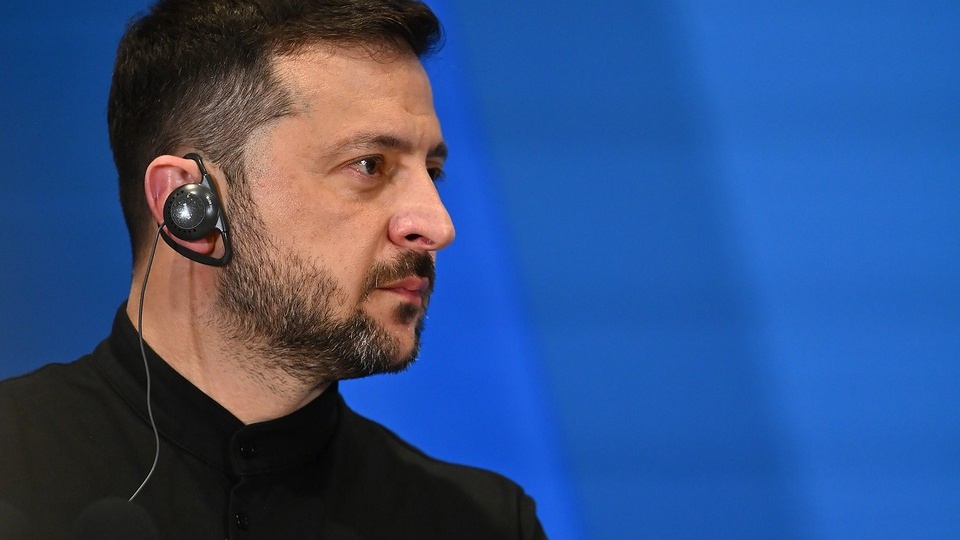 "Зеленский превратил страну в концлагерь": в Раде обвинили киевского главаря в массовой гибели граждан Украины