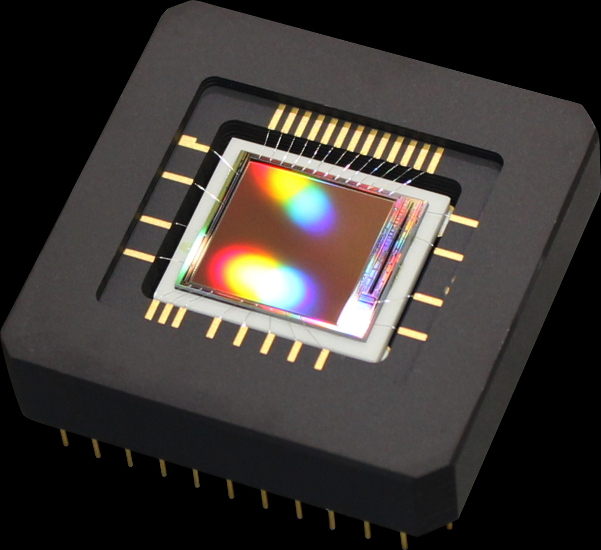 Матричный сенсор с разрешением 2048 х 2048 пикселей, от холдинга "Росэл". / Источник фото: сайт ЦНИИ "Электрон".
