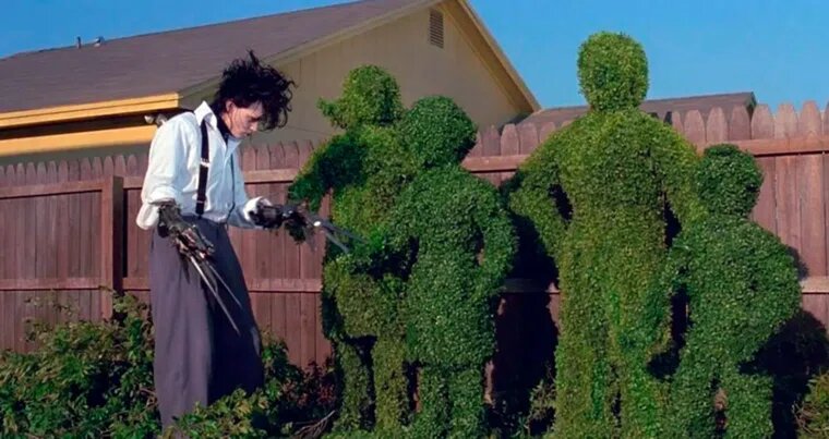 «Эдвард руки-ножницы» — американский фильм 1990 года в жанрах фэнтези, драма, мелодрама
Фото: Кадр из фильма «Эдвард Руки-ножницы», реж. Тим Бертон, 20th Century Fox