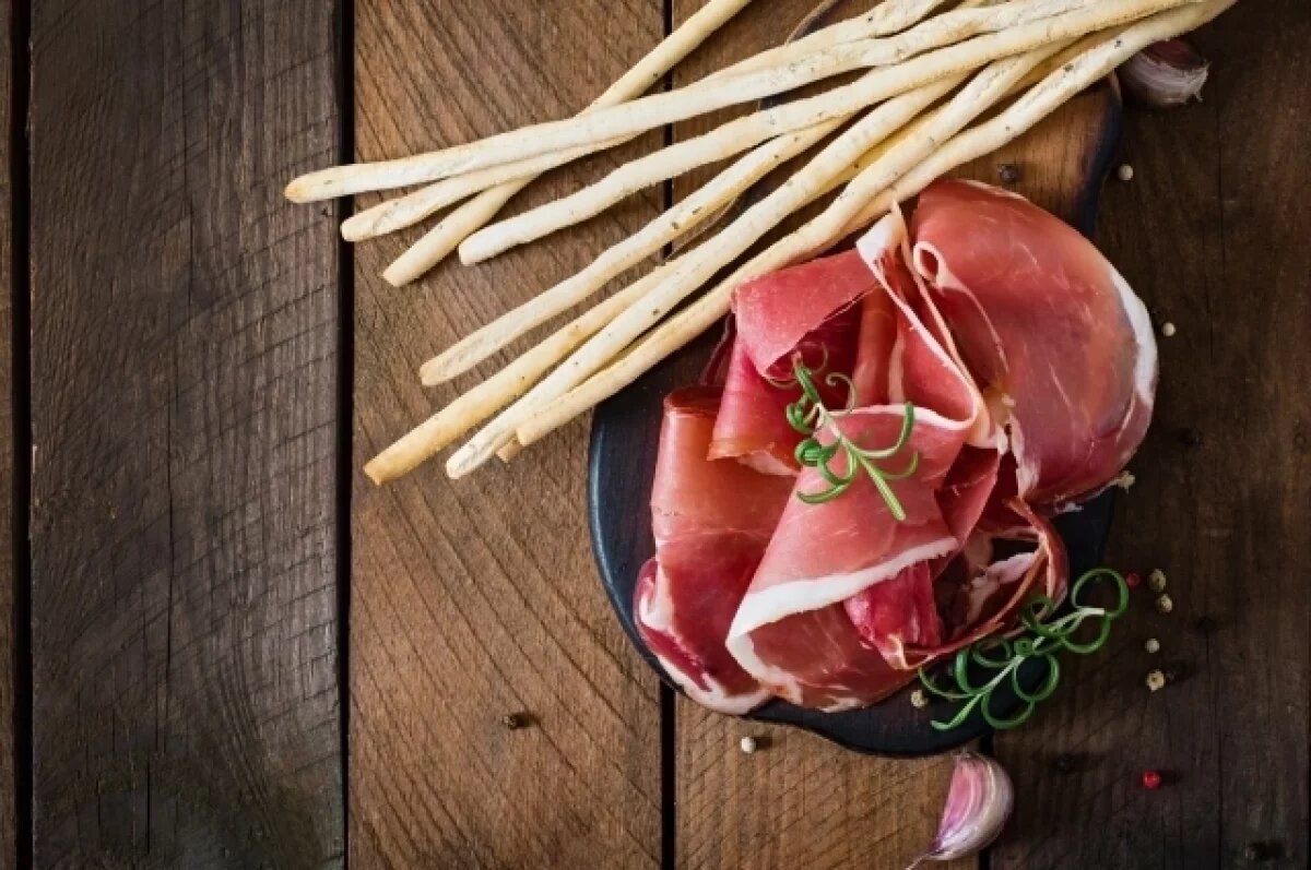    Британские ученые призвали запретить продажу бекона из-за риска рака