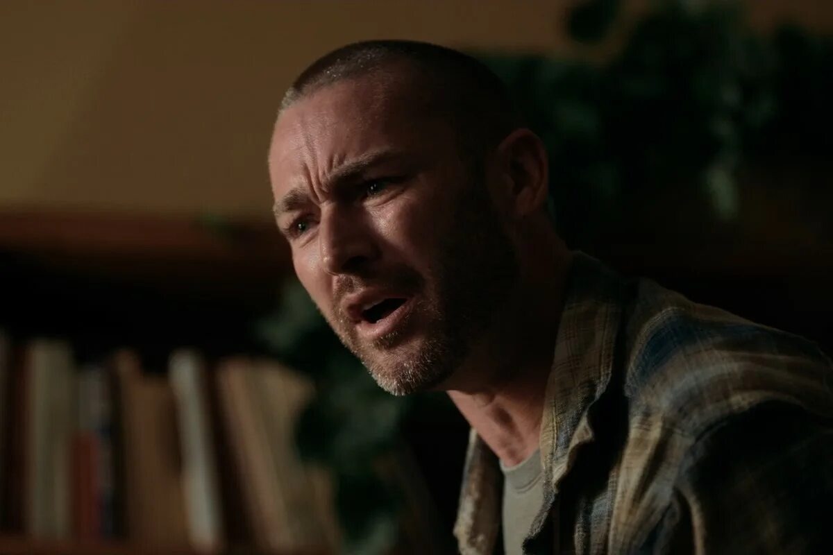 2025 год. 1 час 45 минут. КиноПоиск: 5.6. KinoOrel - 35/100. Фантастика. Режиссёр: Джейсон Эрик Перлман. В ролях: Джейк Мак Лафлин, Тео Росси, Ариэль Кеббел. 