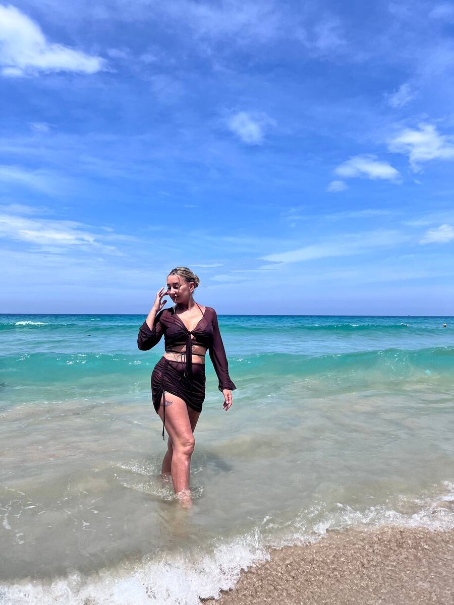 Водичка просто завораживает при солнечной погоде.