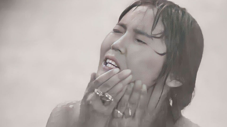 Наталья Аринбасарова в фильме "Первый учитель"