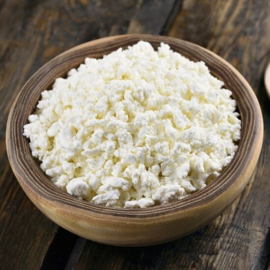 Творог средней жирности 