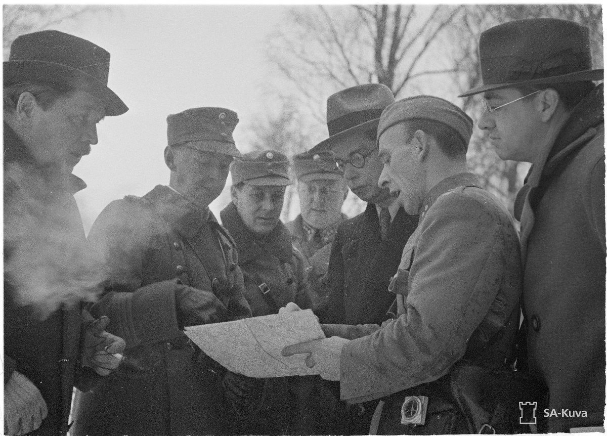 Иностранные журналисты в Майниле - 29 ноября 1939 г.