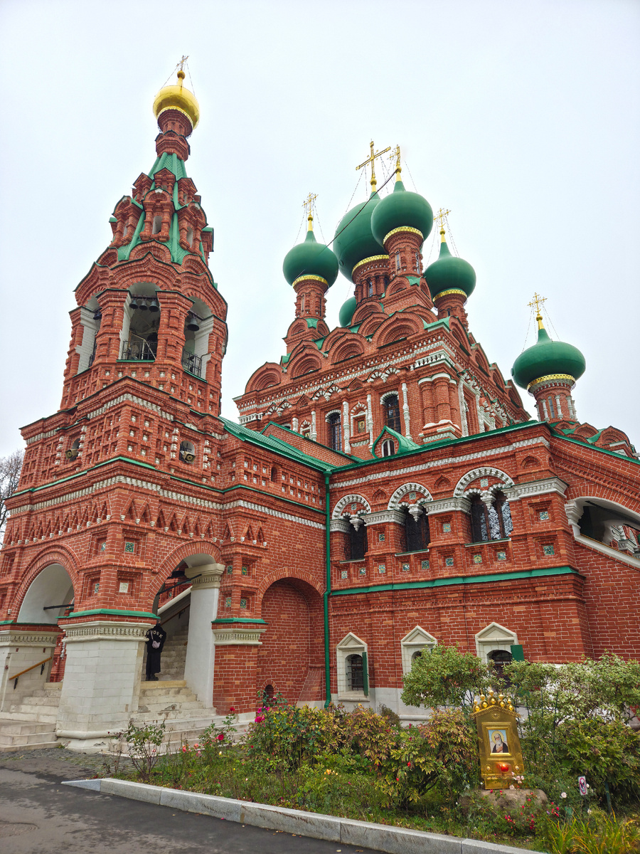 Храм Троицы Живоначальной в Останкино.