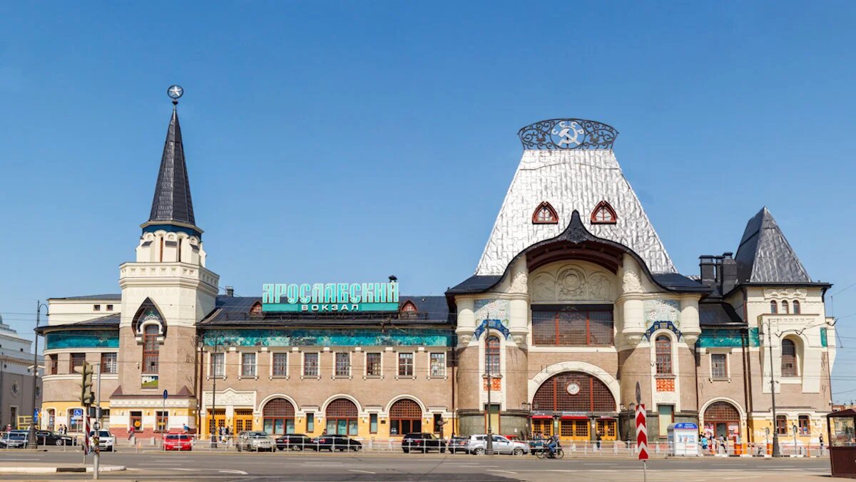 Пошаговый маршрут из аэропорта Шереметьево до Ярославского вокзала. Сравниваем Аэроэкспресс, автобус+метро и такси.