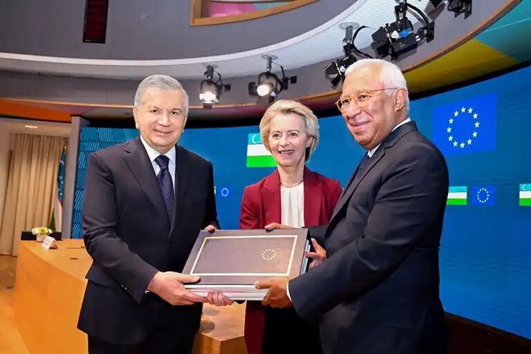    Шавкат Мирзиёев, Урсула фон дер Ляйен и Антониу Кошта. Фото пресс-службы президента Узбекистана