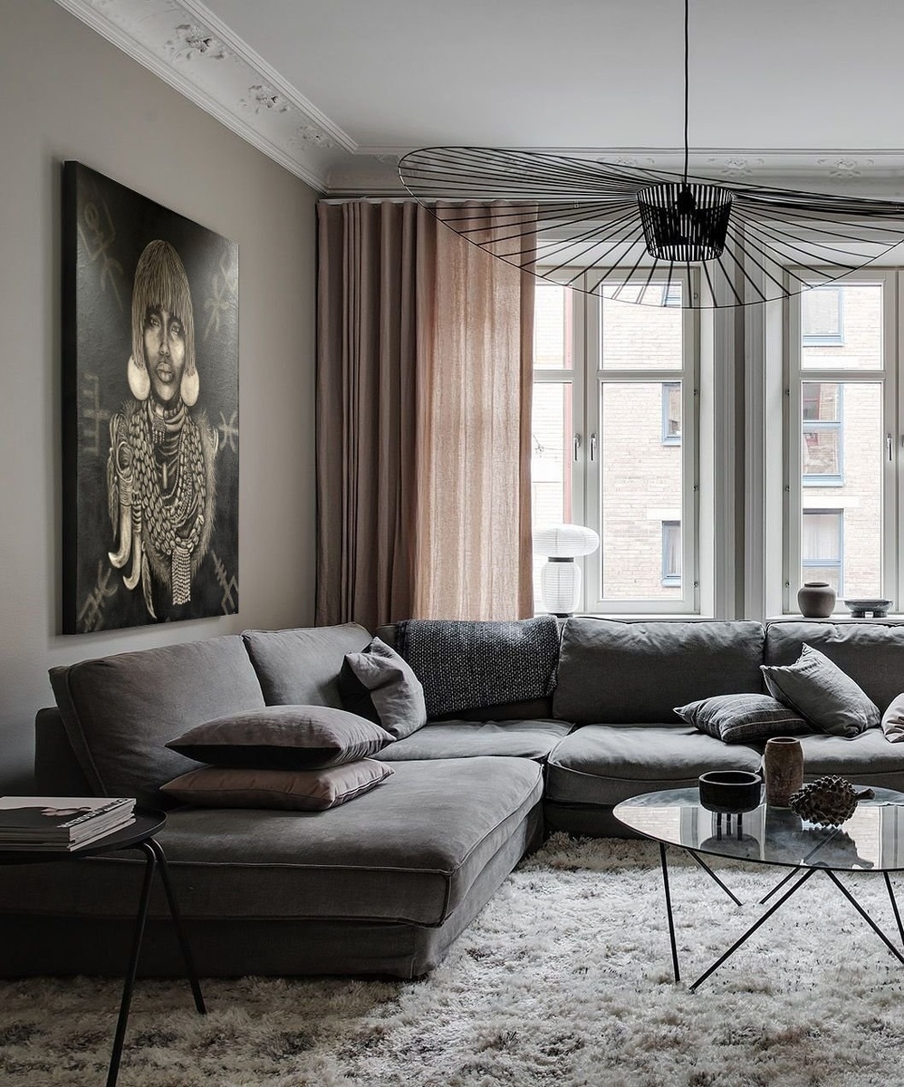 Африканка - Наталья Доржеева. Холст 80х60 см, акрил (картина в интерьере).