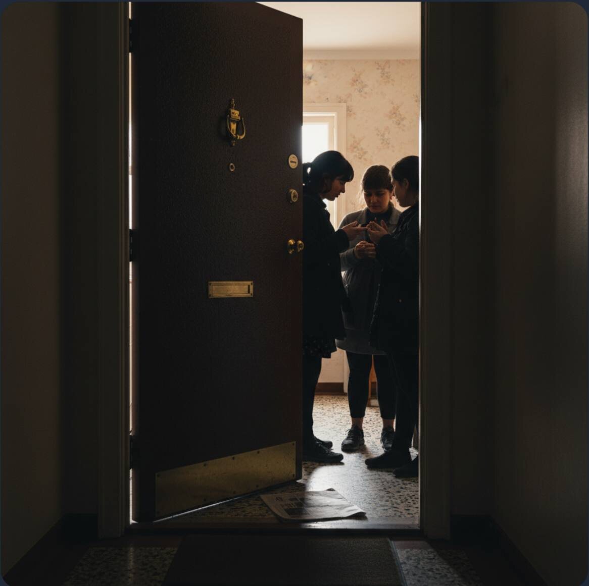 «Сплетни, которые спасли семью»