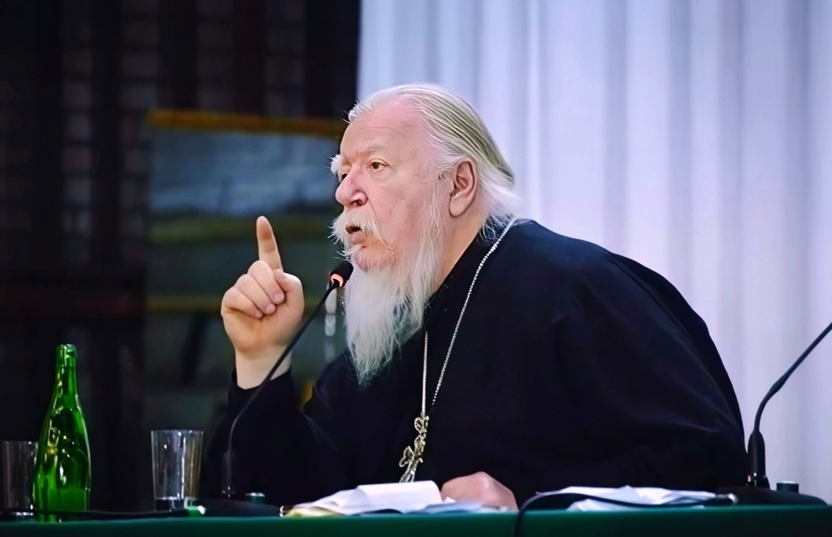 Димитрий Смирнов (07.03.1951 — 21.10.2020 гг.) — протоиерей, церковный и общественный деятель.