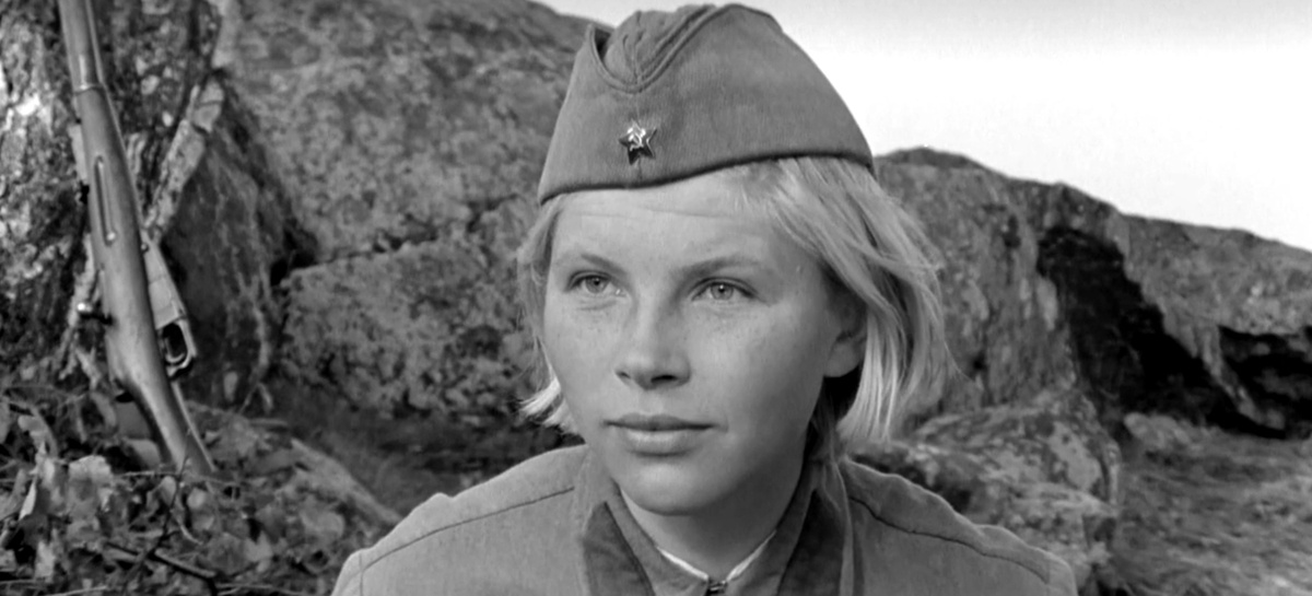 Кадр из кинофильма "...А зори здесь тихие", 1972 г., режиссер Станислав Ростоцкий, сценаристы Станислав Ростоцкий, Борис Васильев, композитор Кирилл Молчанов (скриншот)