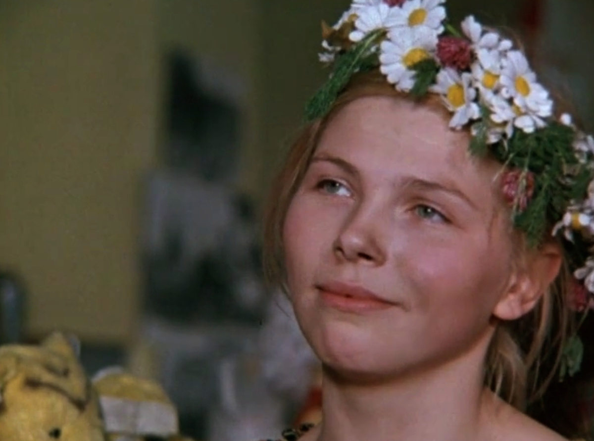 Кадр из кинофильма "Шаг навстречу", 1975 г., режиссер Наум Бирман, сценарист Эмиль Брагинский, композитор Станислав Пожлаков (скриншот)