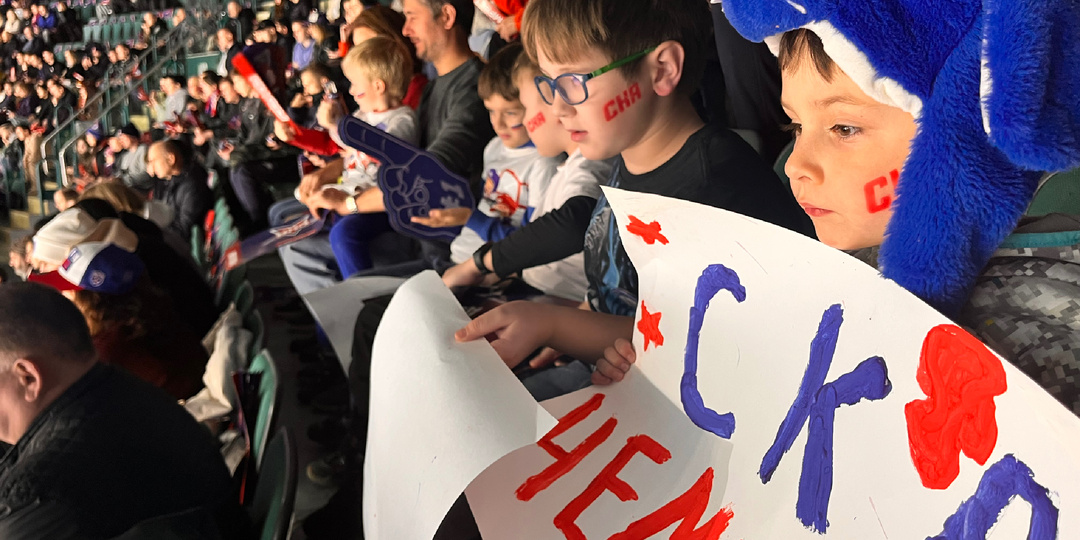 Сколько стоит семьей сходить на хоккей? Стоит ли брать туда детей?