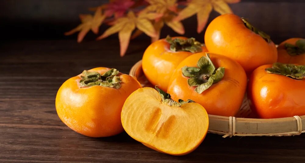 Хурма — что это, польза и вред для организма. Какой она бывает и что с ней делать