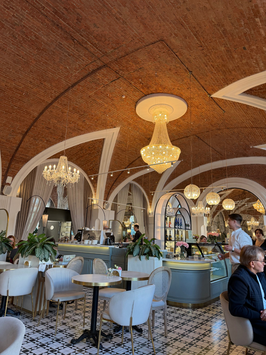 Высокие потолки и нежный интерьер 