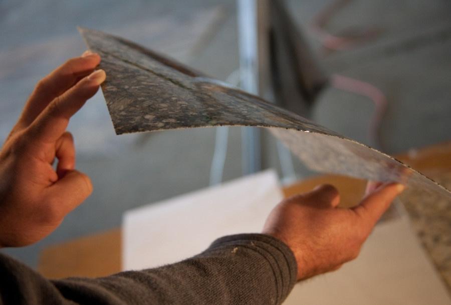 Гибкий камень — это отделочный материал с каменной поверхностью, но на гибкой подложке
(Фото: Wikimedia Commons)