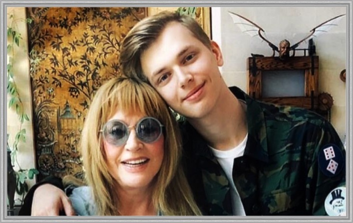 Да, звучит как гром среди ясного неба. Но если копнуть глубже — видно, что это решение зрело в нем давно.
