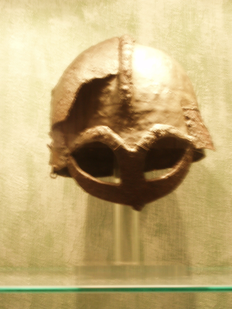 Настоящий шлем викинга: никаких рогов, только железо и здравый смысл.