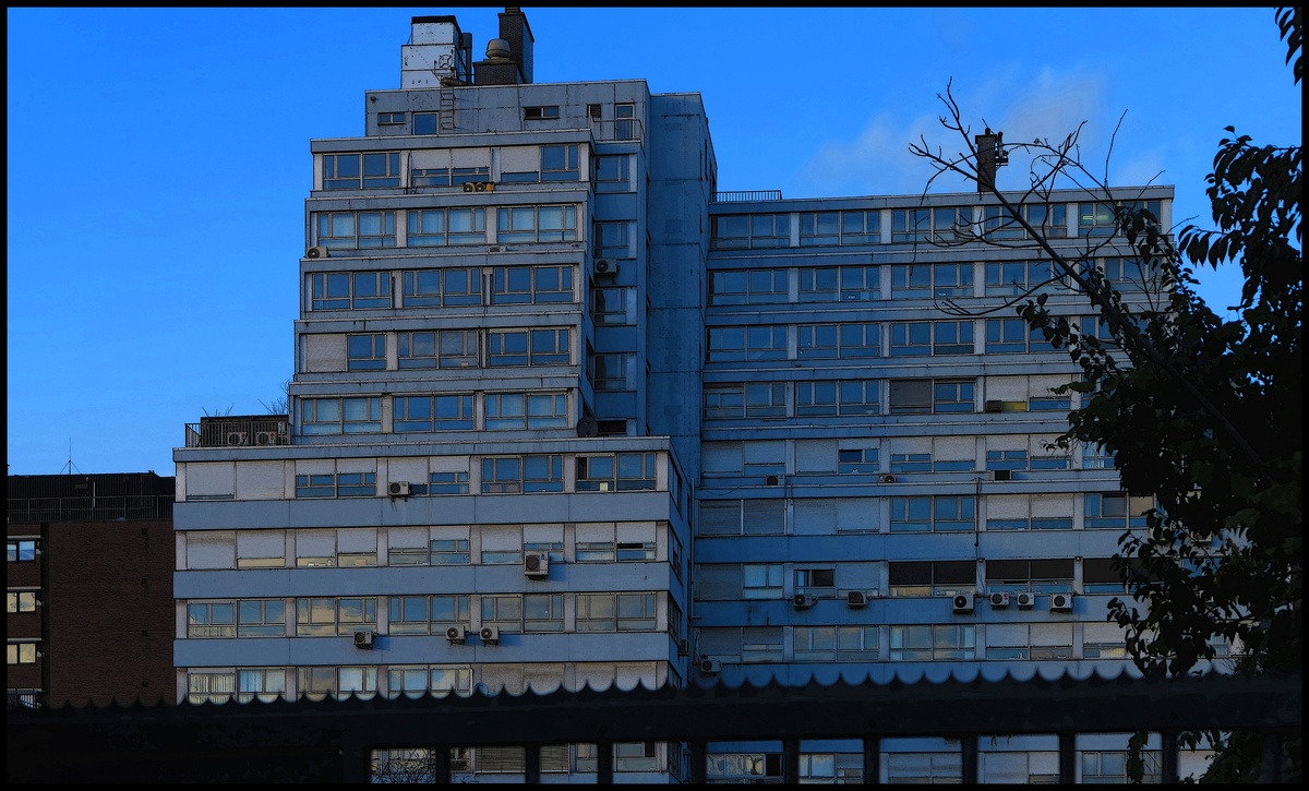 Алмазный квартал Антверпена: концентрация богатства и фетиш безопасности.