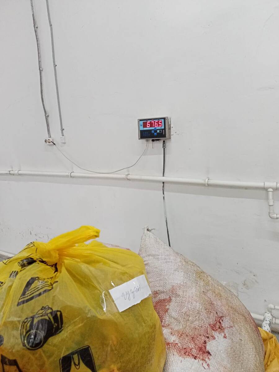 Вот такими партиями забирали мясо.