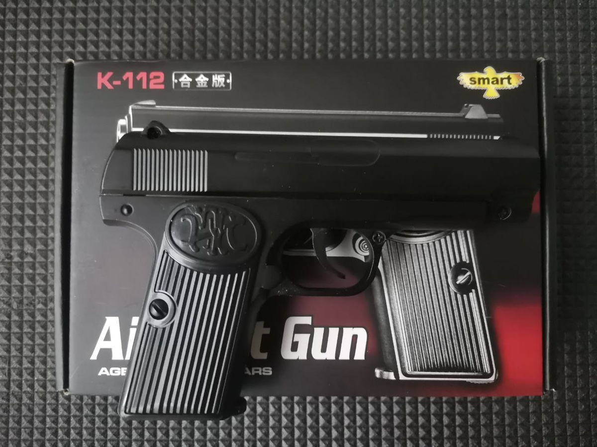 Один из самых маленьких и недорогих спринговых пистолетов - модель Browning mini