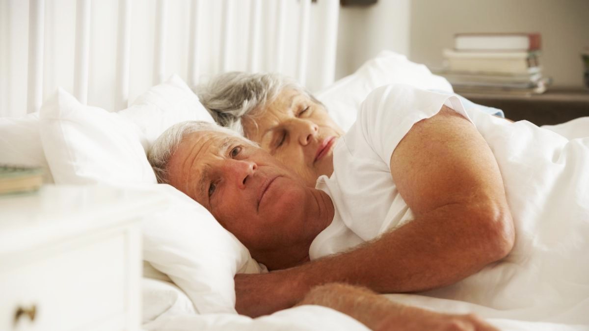 Когда организм проснётся, кишечник сам даст сигнал. Не надо тужиться или сидеть на унитазе по 15 минут — всё должно происходить естественно.
