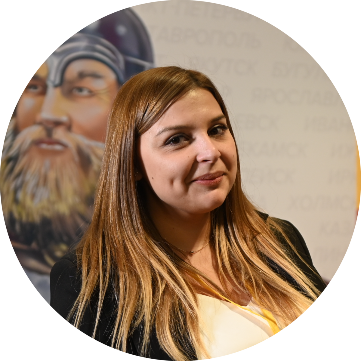 – Администрация должна была решить вопрос с расселением жильцов сразу после пожара. А именно – выплатить компенсацию за утраченное жилье. Это одна из форм расселения аварийных домов. Ее выплачивают, если дом признан аварийным после 1 января 2017 года и не включен в Региональную программу переселения из аварийного жилья. Как в нашем случае. Муниципалитет должен согласовать с собственниками размер компенсации и закрепить его в соглашении. Но чиновники и палец о палец не ударили, чтобы решить жилищный вопрос собственников сгоревших квартир. Единственный выход в такой ситуации – обращаться с иском в суд. Но прежде нужно оценить стоимость жилья. Мы порекомендовали нашей заявительнице обратиться к независимым экспертам, – пояснила руководитель Центра защиты прав граждан в Костроме Инга Дудовцева.