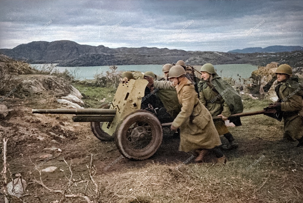 Фотограф: Евгений Халдей