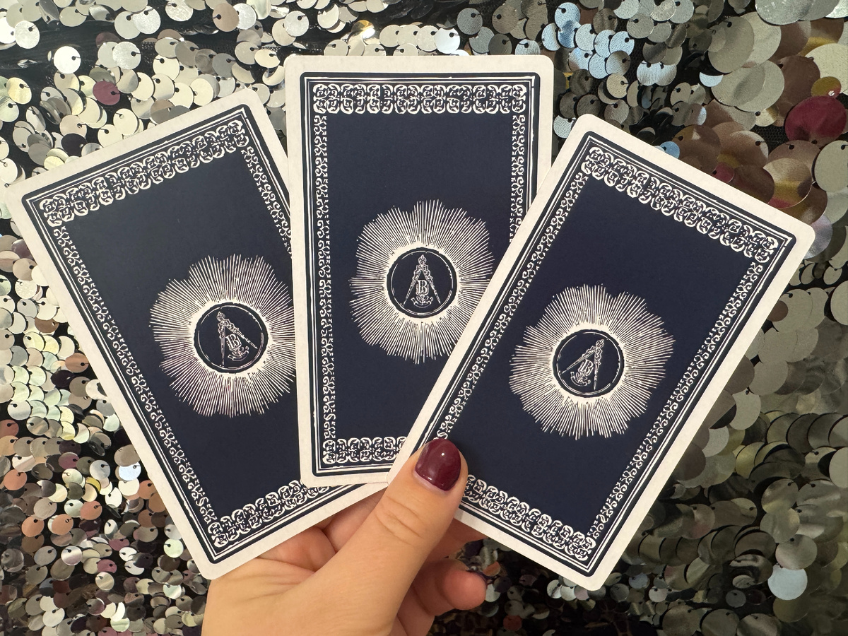 Таролог Маша Эвэнс