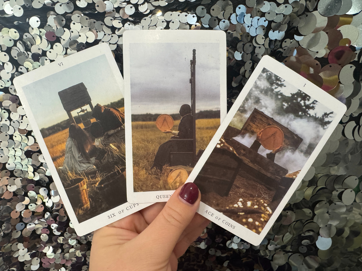 Таролог Маша Эвэнс