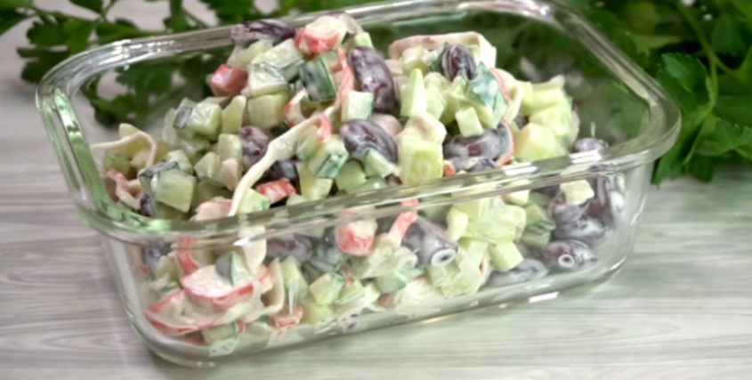 До чего же он вкусный... Новенький, вкуснейший салат из 3-х ингредиентов на скорую руку (БЕЗ ВАРКИ).