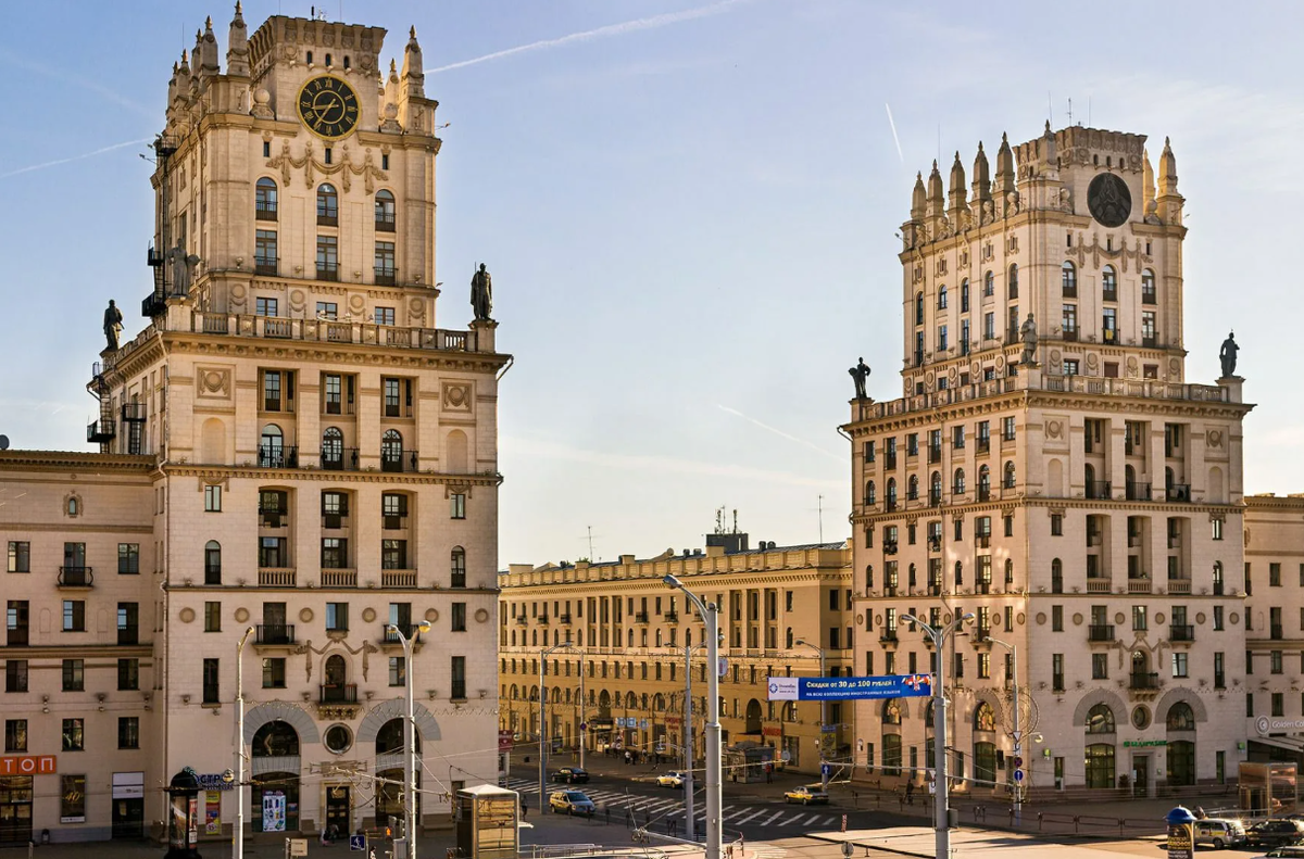 Перед выходом от ЖД вокзала, фото взято из интернета