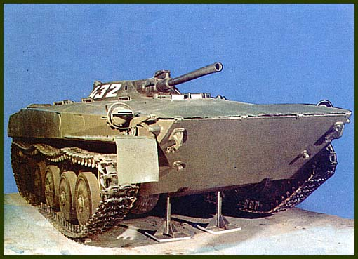 Скорость до 100 км/ч. История необычного прототипа БМП с колесами от Ил-14