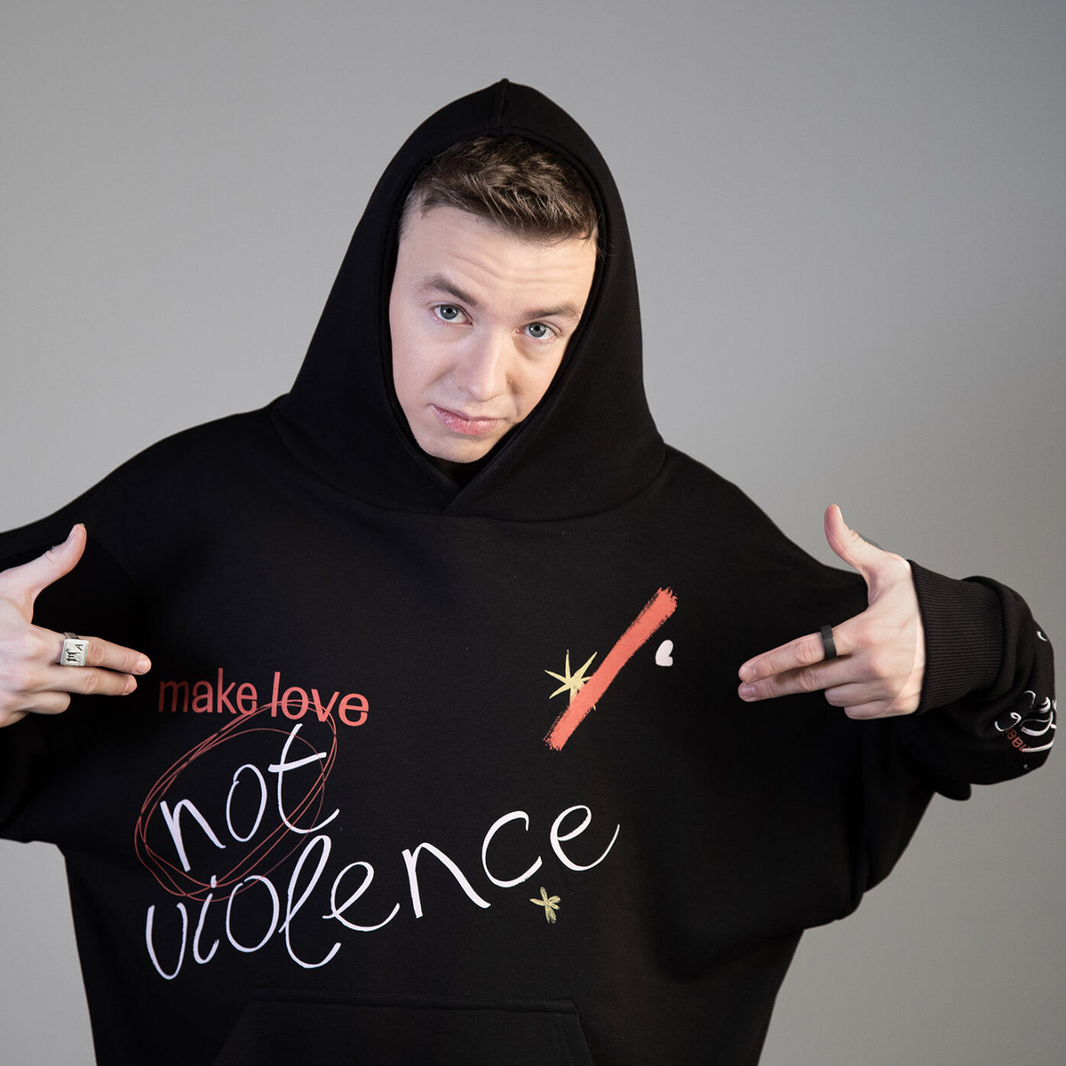 Мерч фонда «Насилию.Нет»