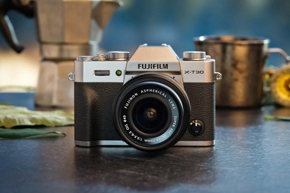     Fujifilm обновит свою базовую модель X-T30: поддержка видео 6K и диск имитации пленки