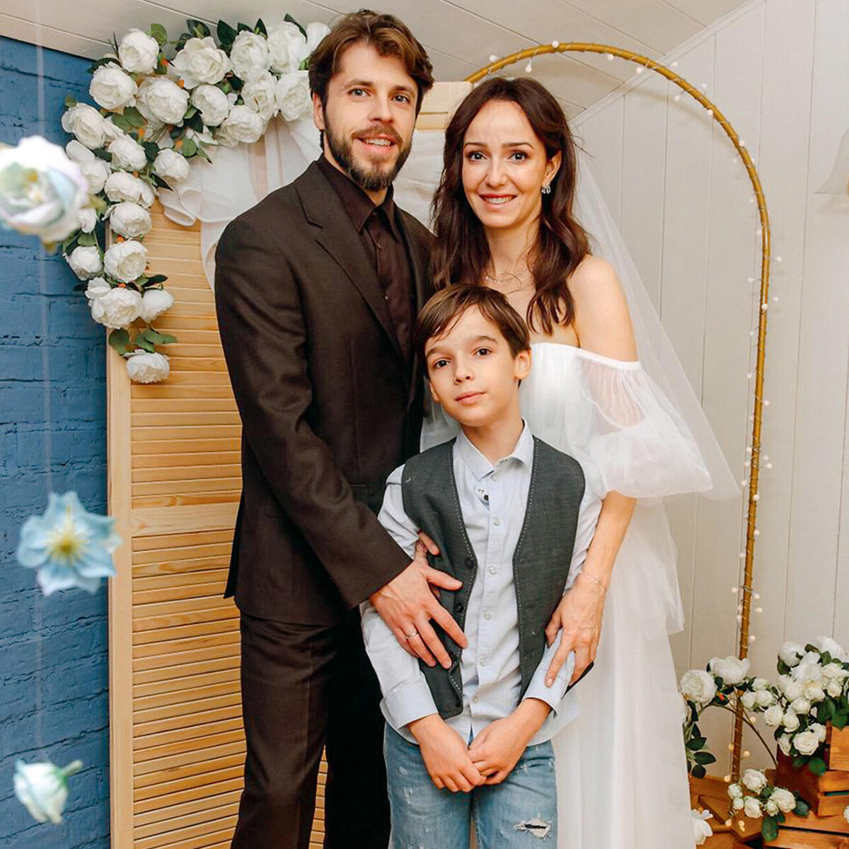    Валерия Ланская с мужем Марком Дорбским и сыном Артемием Инга Твердова