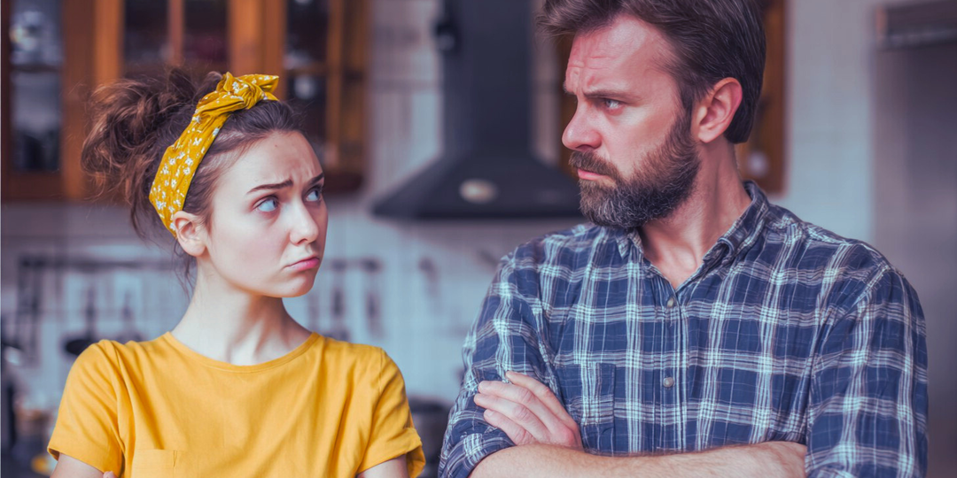 — Мы не можем отказать моей сестре! Ей опять нужны деньги, а мы — её единственная надежда! Ты просто бессердечный и жадный человек