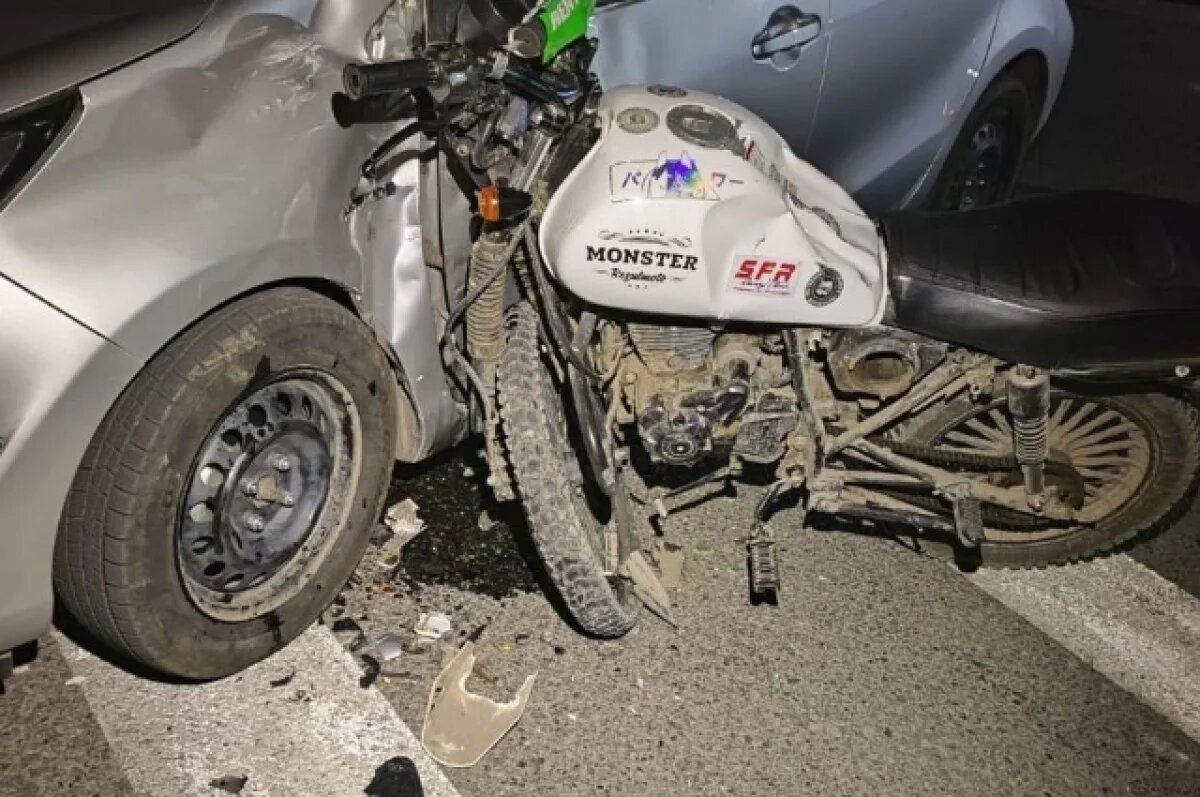    Питбайк с подростками врезался в Тойоту под Хабаровском