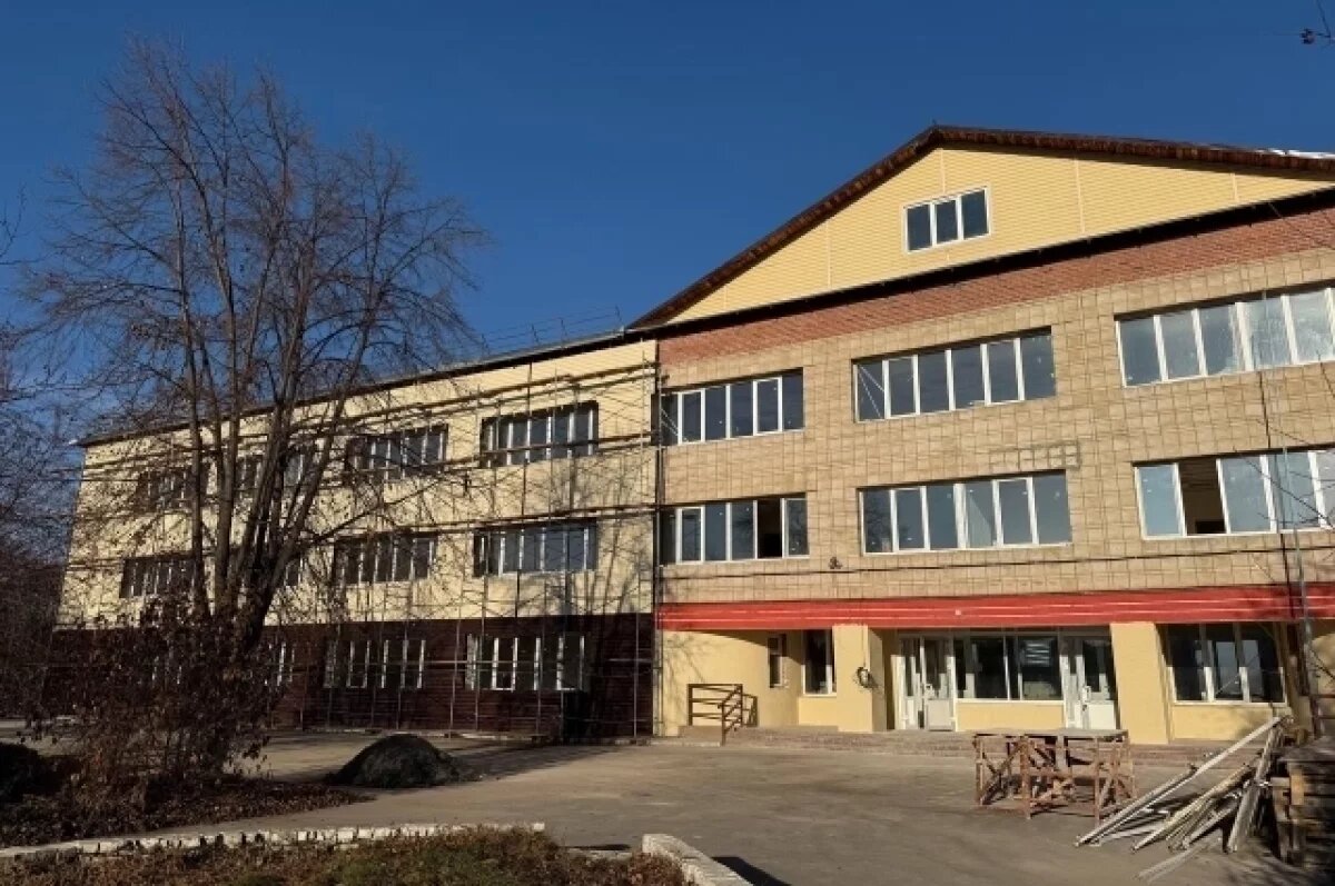    Губернатор Травников проконтролировал капремонт школы под Новосибирском