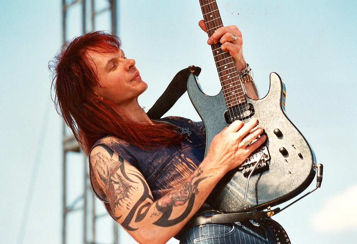 Сергей Константинович Маврин — советский и российский рок-музыкант, гитарист-виртуоз, композитор, звукорежиссёр. 